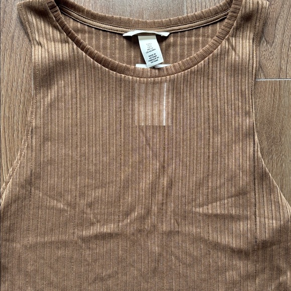 NWT • H&M Gold/Tan Ribbed Tank Top - Picture 2 of 3